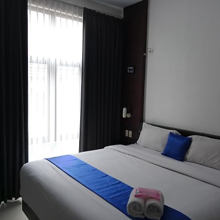 Puri Maju Hotel Jakarta Extérieur photo