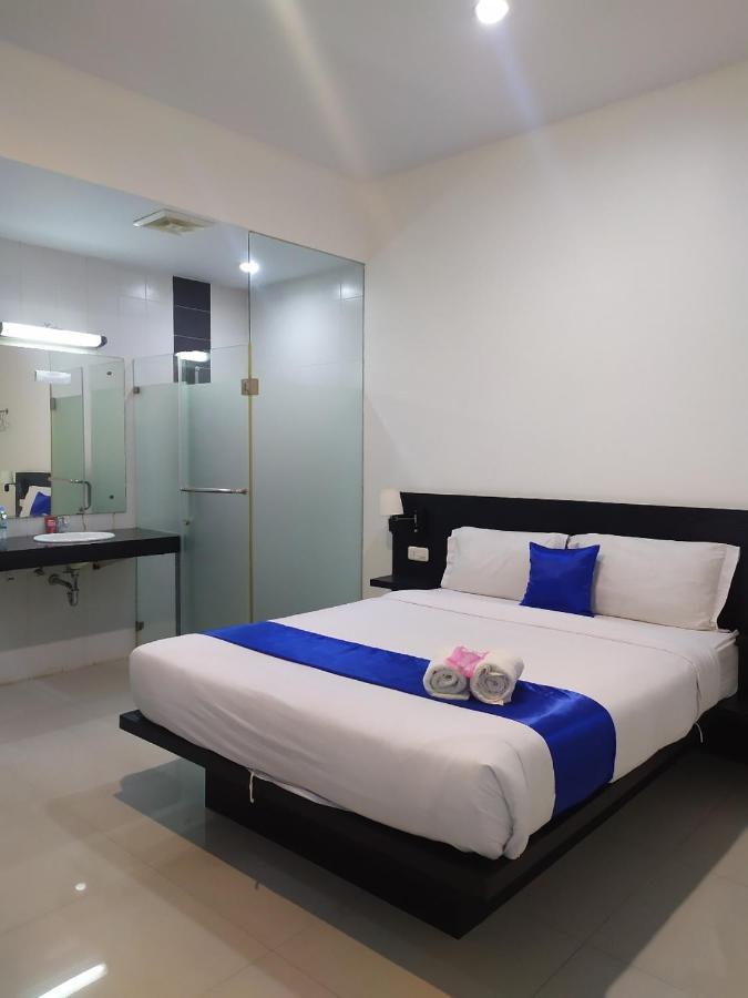 Puri Maju Hotel Jakarta Extérieur photo