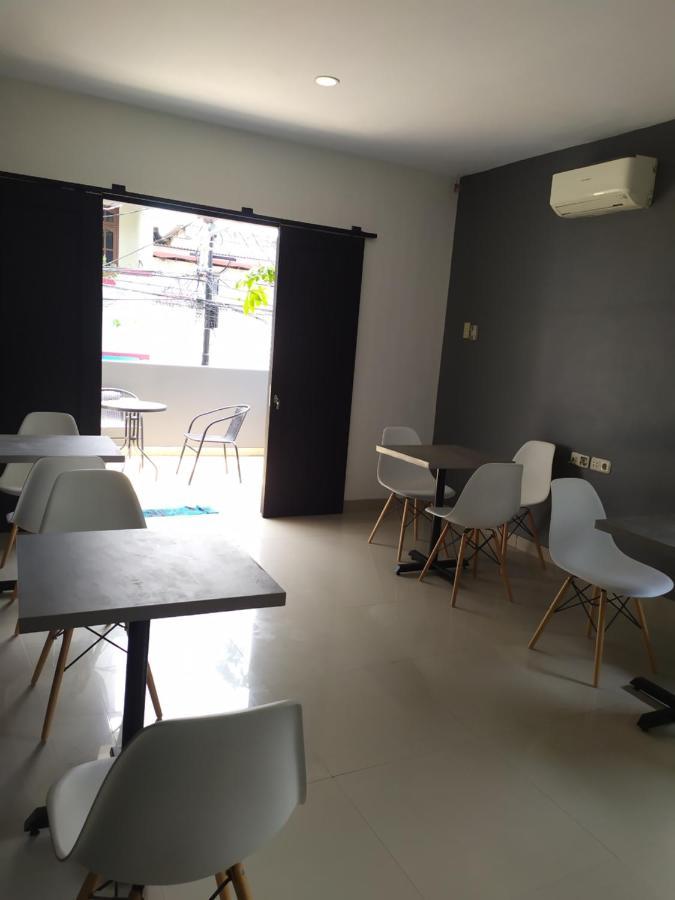 Puri Maju Hotel Jakarta Extérieur photo