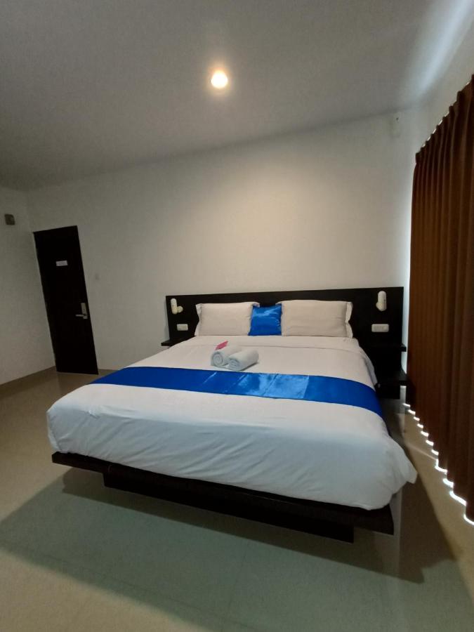 Puri Maju Hotel Jakarta Extérieur photo