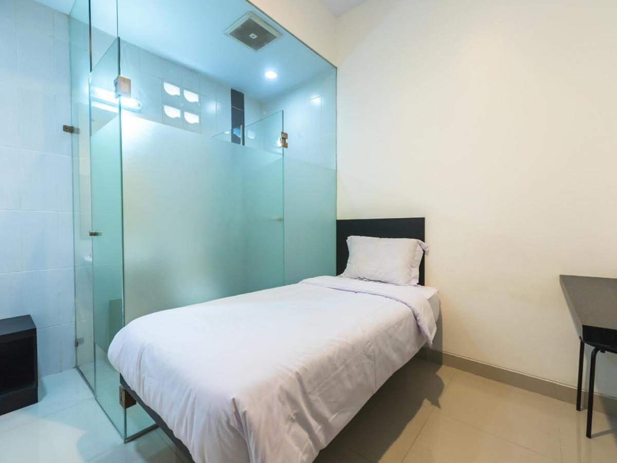 Puri Maju Hotel Jakarta Extérieur photo