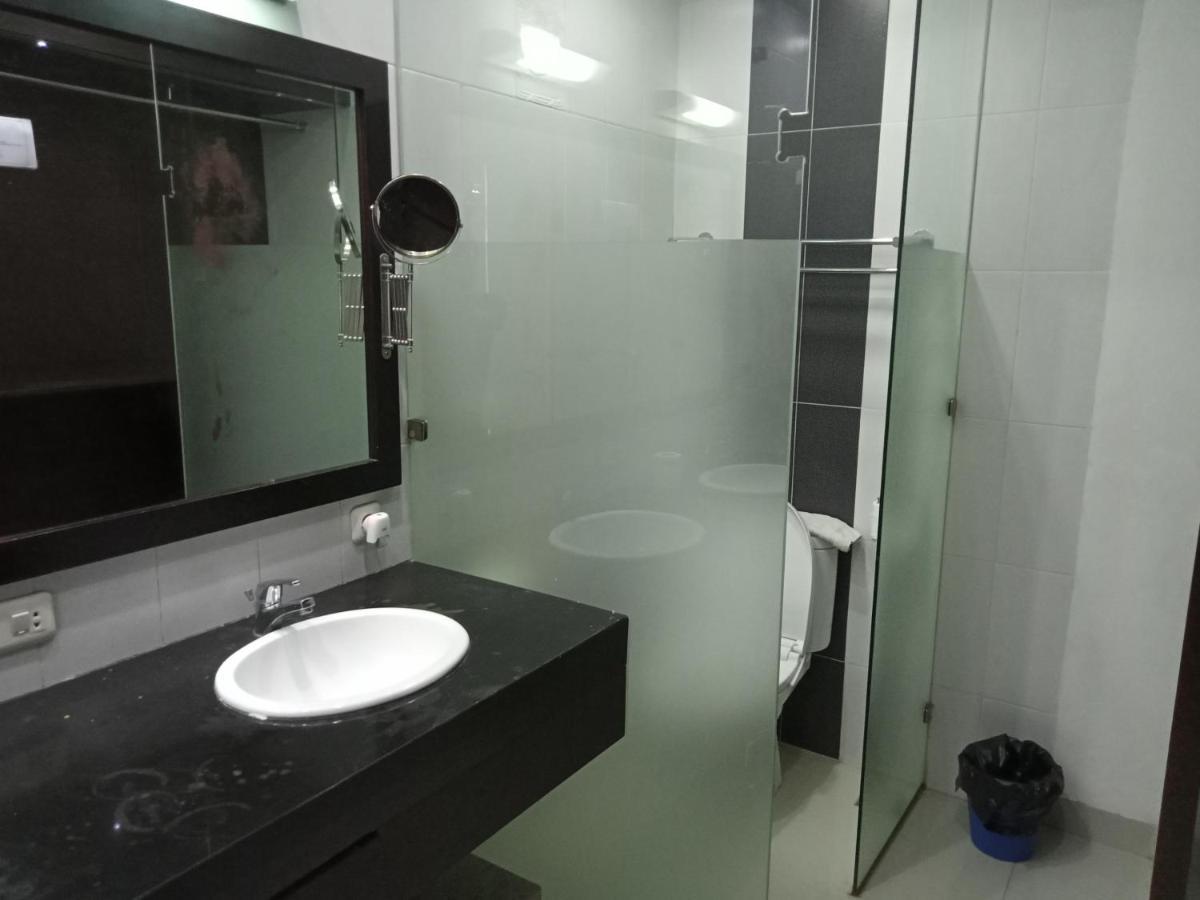 Puri Maju Hotel Jakarta Extérieur photo