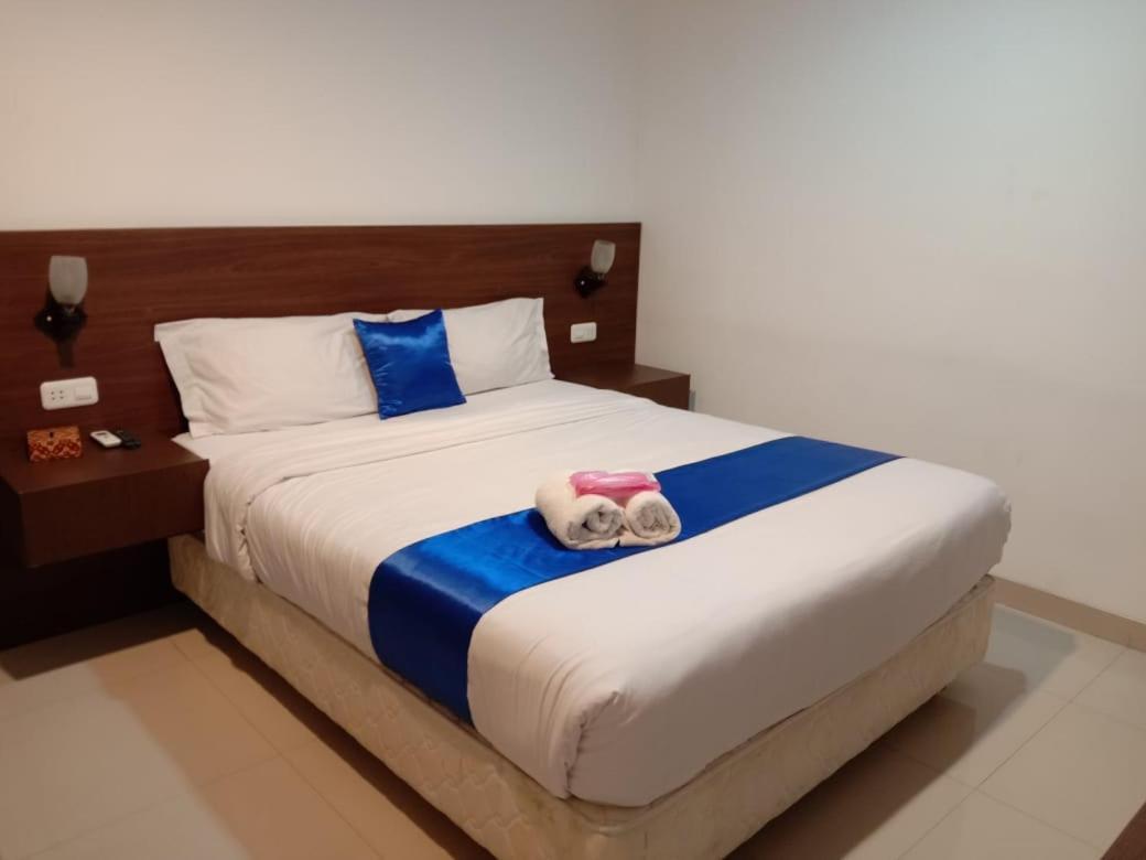 Puri Maju Hotel Jakarta Extérieur photo